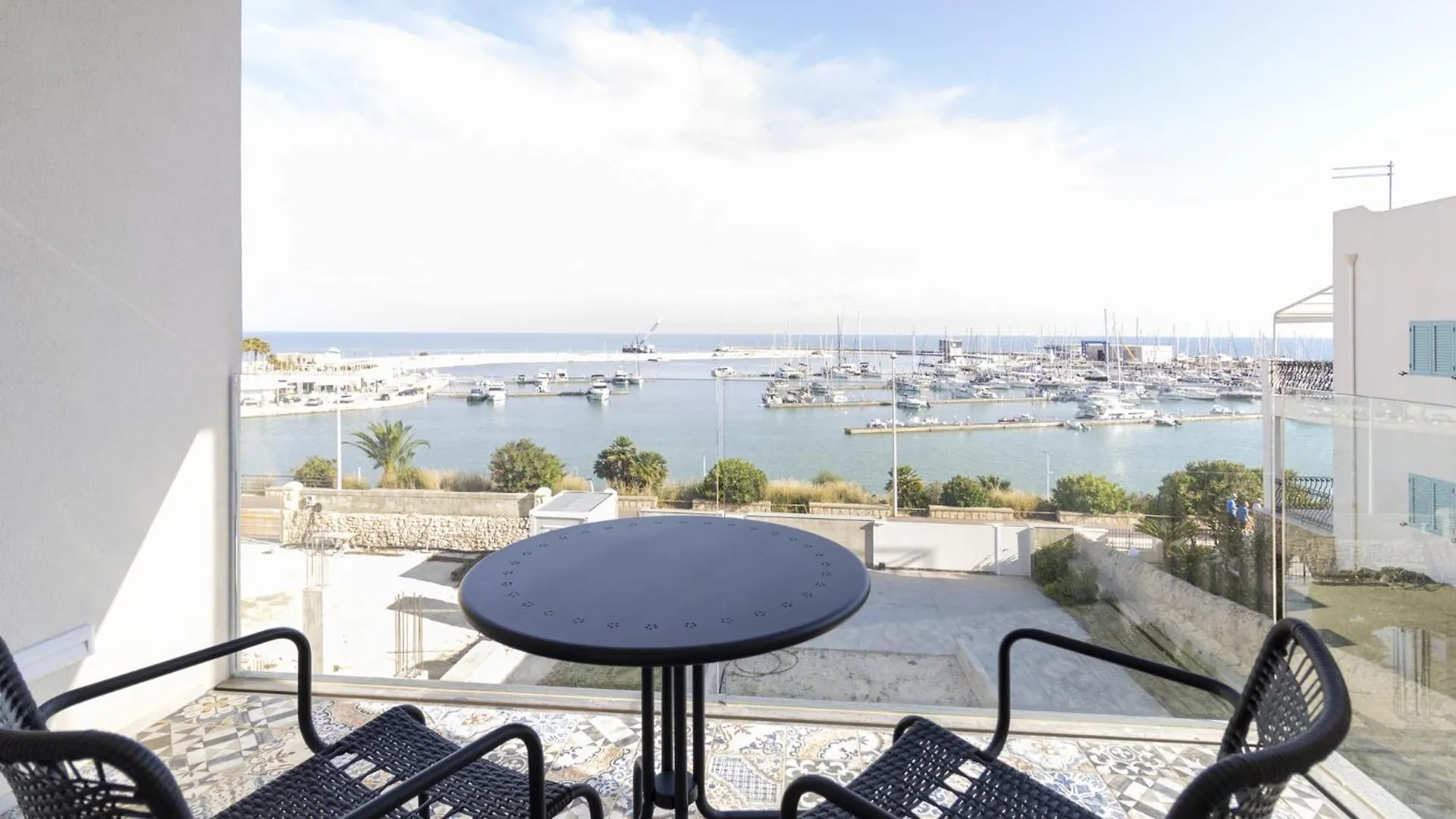 Vista Mare Apartments contacts